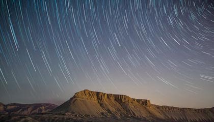 爱游戏下载_ 2025电竞产业报告：趋势与机遇并存，爱游戏电竞平台