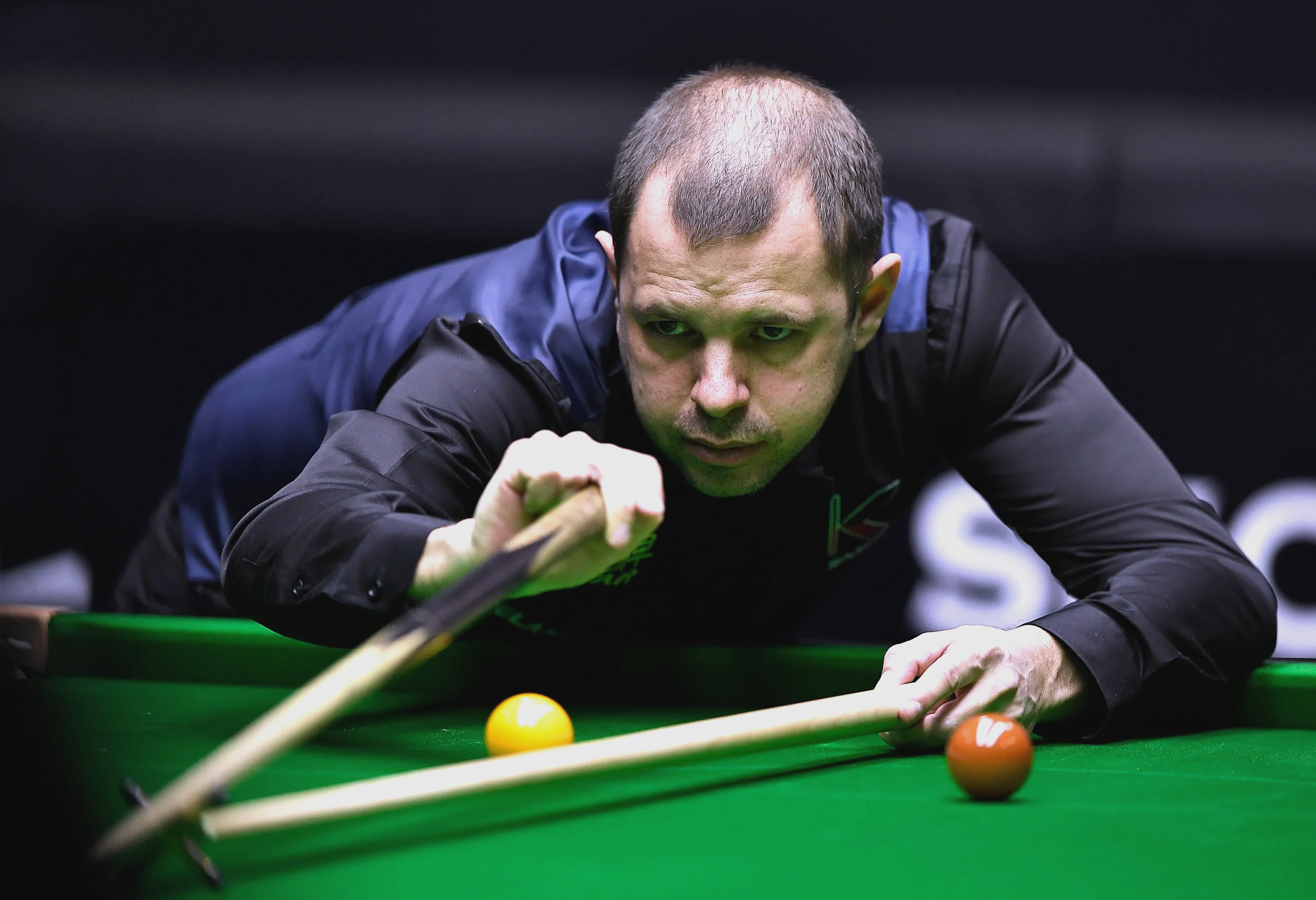 艺术与运动的结合：台球比赛中的视觉盛宴