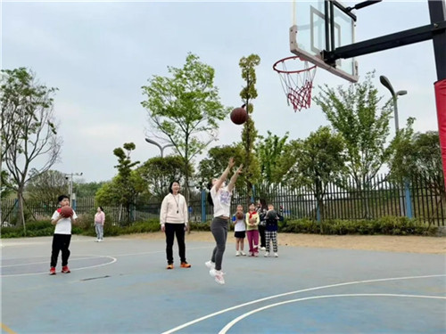 体育化校园新风尚,篮球运动在全国高校广泛普及的简单介绍 体育化校园新风尚,篮球运动在全国高校广泛普及的简单介绍