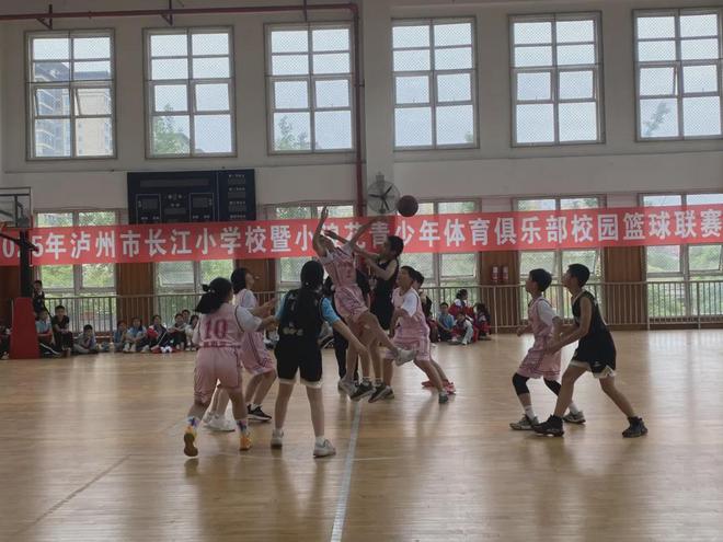 体育化校园新风尚,篮球运动在全国高校广泛普及的简单介绍 体育化校园新风尚,篮球运动在全国高校广泛普及的简单介绍